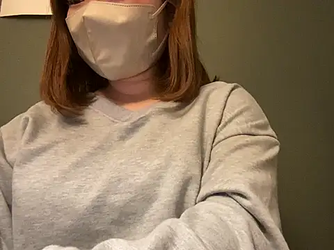 Snapshot of _Yui_ chatting on 01/15/25, 10:06  Yui  online show from 01/15/25, 10:06