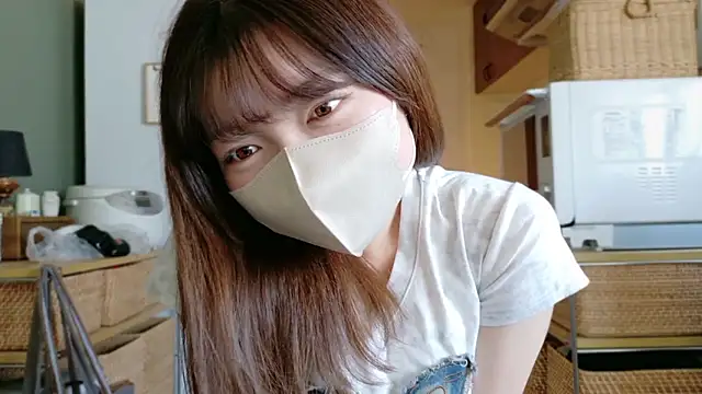 Snapshot of _Yui_ chatting on 09/16/25, 03:18  Yui  online show from 09/16/25, 03:18