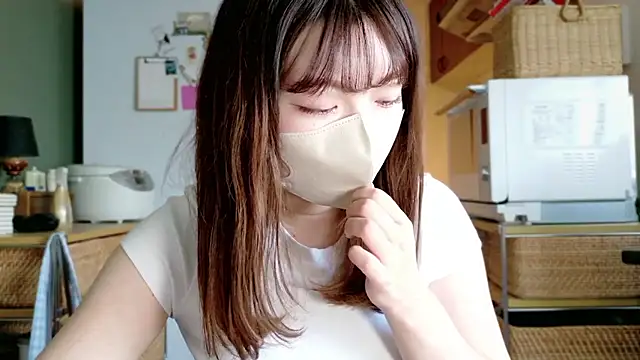 Snapshot of _Yui_ chatting on 09/27/25, 06:18  Yui  online show from 09/27/25, 06:18