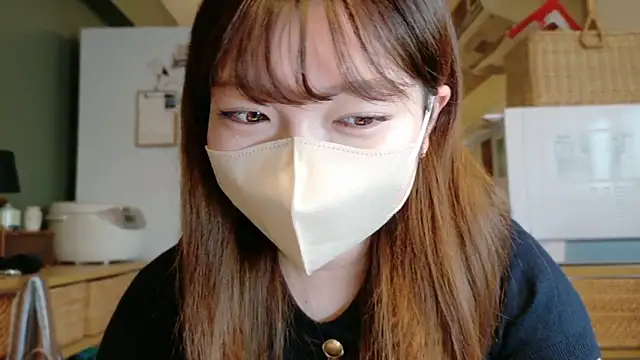 Snapshot of _Yui_ chatting on 09/28/25, 07:58  Yui  online show from 09/28/25, 07:58