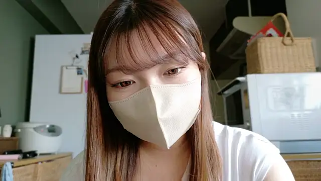 Snapshot of _Yui_ chatting on 10/02/25, 05:58  Yui  online show from 10/02/25, 05:58