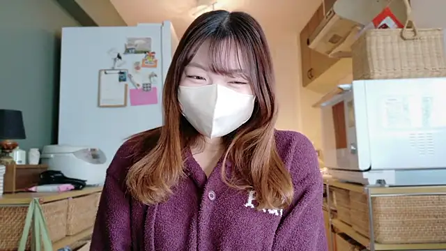 Snapshot of _Yui_ chatting on 10/24/25, 03:25  Yui  online show from 10/24/25, 03:25