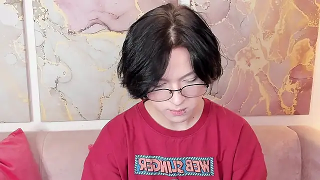 Snapshot of fiamoory chatting on 10/17/25, 06:05 fiamoory online show from 10/17/25, 06:05