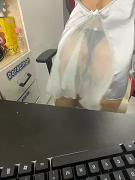 Snapshot of Hotqueensex chatting on 12/10/24, 10:47 Hotqueensex online show from 12/10/24, 10:47