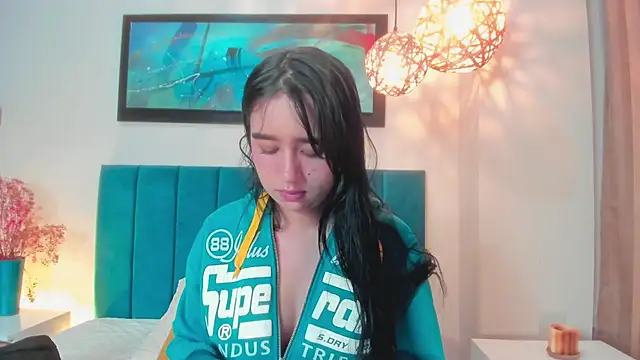 Snapshot of LaraGoldd chatting on 11/13/25, 12:42 LaraGoldd online show from 11/13/25, 12:42