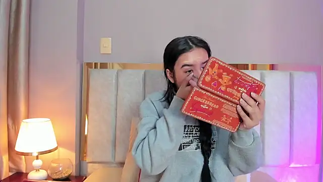 Snapshot of LaraGoldd chatting on 02/07/26, 12:36 LaraGoldd online show from 02/07/26, 12:36