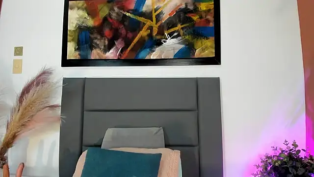 Snapshot of LaraGoldd chatting on 03/09/26, 12:42 LaraGoldd online show from 03/09/26, 12:42