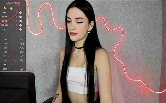 Molly Crystall online show from 10/10/25, 05:17