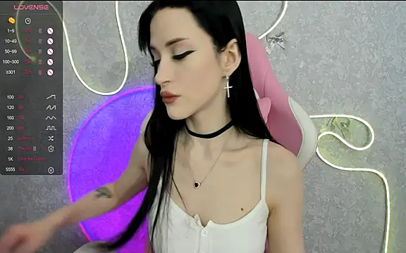 Molly Crystall online show from 04/08/26, 04:34