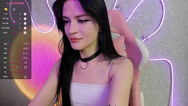 Molly Crystall online show from 07/17/26, 04:19