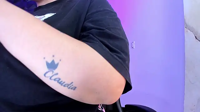 JulietaKane online show from 04/20/26, 09:16