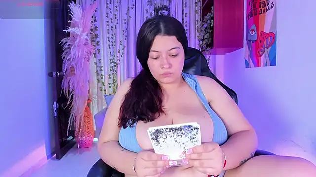 Snapshot of JulietaKane chatting on 05/23/26, 10:03 JulietaKane online show from 05/23/26, 10:03