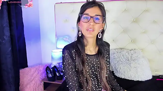  jade white  online show from 03/14/25, 12:51