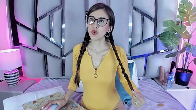 Snapshot of _jade_white_ chatting on 11/26/25, 01:56 jade white online show from 11/26/25, 01:56