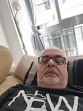 Satiro Sevilla online show from 11/08/25, 04:51