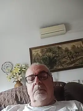 Satiro Sevilla online show from 11/24/25, 12:32