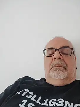 Satiro Sevilla online show from 03/29/26, 05:24