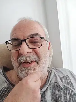 Satiro Sevilla online show from 04/06/26, 01:12