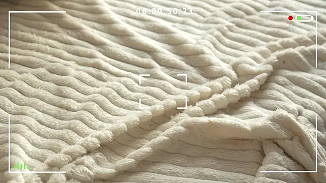 Snapshot of norakisses chatting on 03/08/25, 11:48 norakisses online show from 03/08/25, 11:48