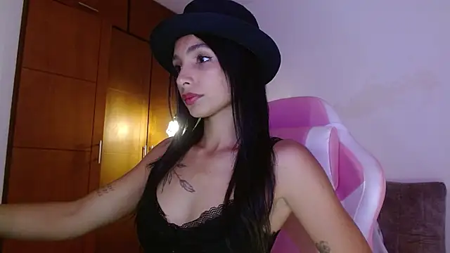 Snapshot of AnnitaSerna_ chatting on 10/30/25, 01:56 AnnitaSerna  online show from 10/30/25, 01:56