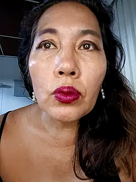 anniecoopeer online show from 02/18/25, 04:16