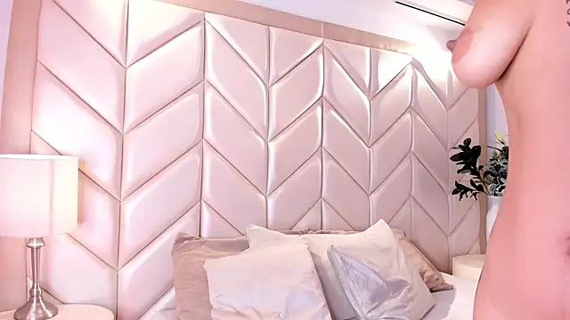 NairobiLee online show from 04/20/26, 01:03