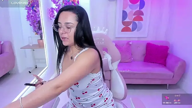 Tiara rr online show from 09/20/25, 07:48