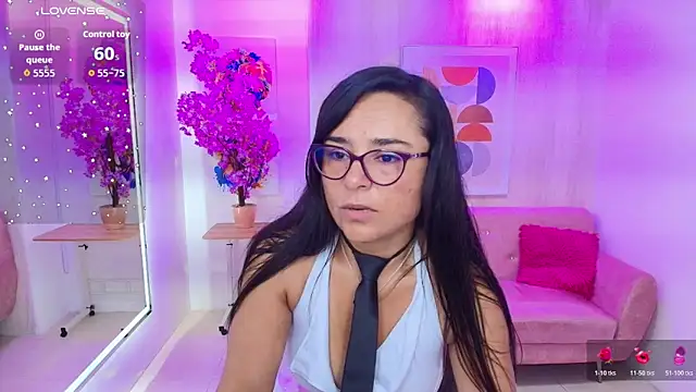 Tiara rr online show from 10/21/25, 07:36