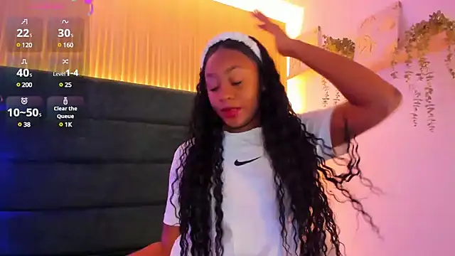 NaomyBaez online show from 12/04/24, 12:36