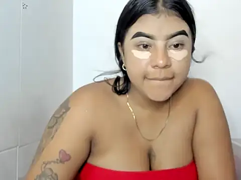 alexxa1304 online show from 11/11/25, 12:21