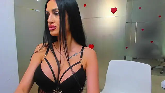 Snapshot of Queenrafaella chatting on 04/23/26, 12:29 Queenrafaella online show from 04/23/26, 12:29
