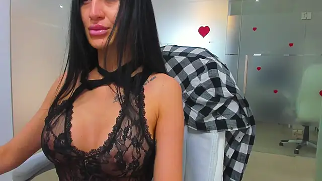 Snapshot of Queenrafaella chatting on 05/04/26, 05:25 Queenrafaella online show from 05/04/26, 05:25