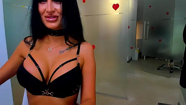 Snapshot of Queenrafaella chatting on 07/16/26, 11:16 Queenrafaella online show from 07/16/26, 11:16