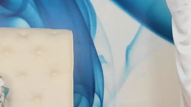 SkinnyDolly online show from 04/19/26, 02:11