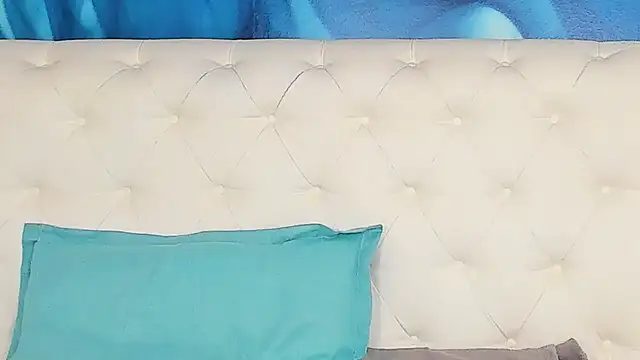 SkinnyDolly online show from 04/22/26, 02:14