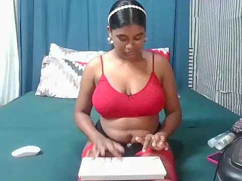 Lilmisskay18 online show from 04/20/26, 01:58