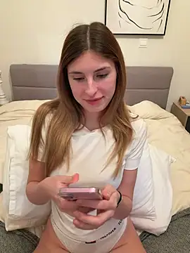 emma05 online show from 02/05/26, 08:24