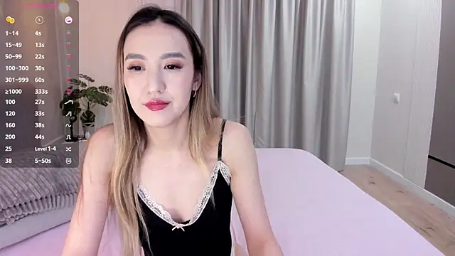 Hensuan online show from 12/30/24, 12:43