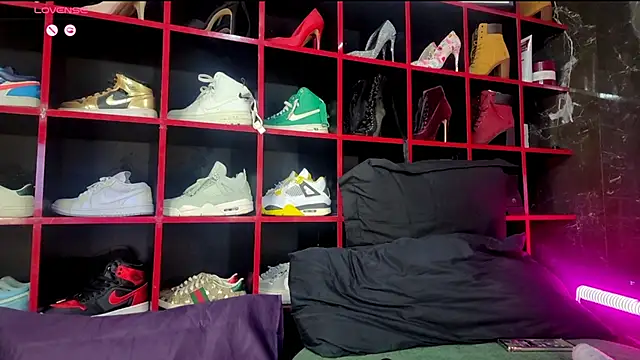 Indianbrownie online show from 04/17/26, 02:14