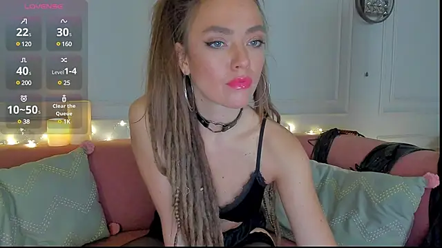 Snapshot of KellyFouler chatting on 12/06/24, 12:38 KellyFouler online show from 12/06/24, 12:38