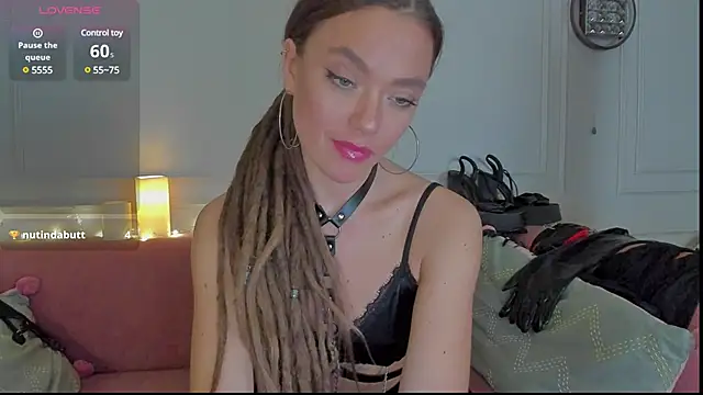 Snapshot of KellyFouler chatting on 02/09/25, 02:18 KellyFouler online show from 02/09/25, 02:18