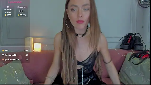 Snapshot of KellyFouler chatting on 03/09/25, 05:28 KellyFouler online show from 03/09/25, 05:28