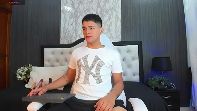 ander deimond  online show from 01/03/25, 01:14