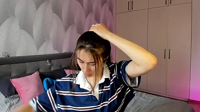 Bambiii bby online show from 09/09/25, 08:14