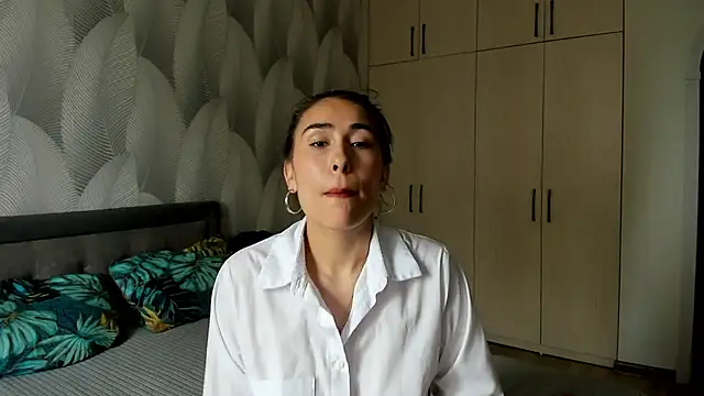 Bambiii bby online show from 07/28/26, 06:42