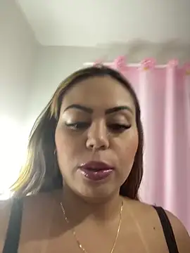 lariic online show from 01/28/25, 10:45