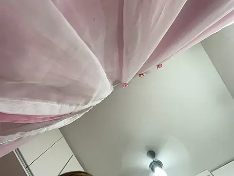 lariic online show from 03/21/25, 12:29