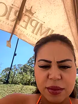 lariic online show from 09/26/25, 01:48