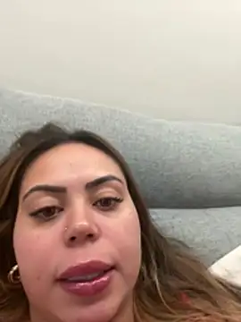 lariic online show from 04/19/26, 10:23