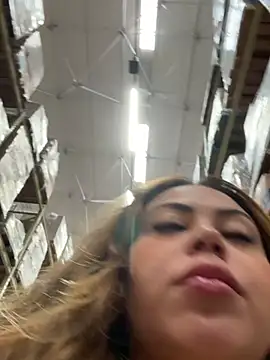 lariic online show from 04/24/26, 11:45